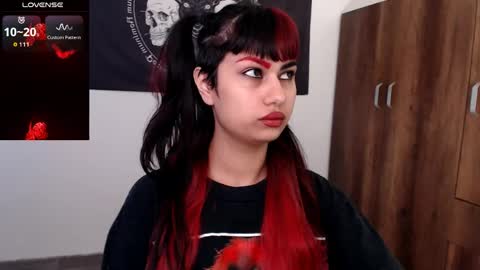Snapshot of littleluciferrr chatting on June 3, 4:45 pm Lucifer online show from June 3, 4:45 pm