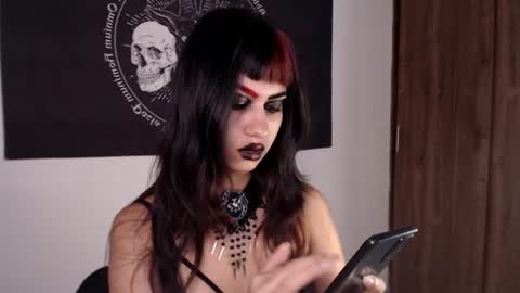 Snapshot of littleluciferrr chatting on July 1, 5:45 pm Lucifer online show from July 1, 5:45 pm