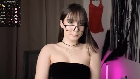 Snapshot of littlem0lly chatting on February 11, 3:28 pm Violetta online show from February 11, 3:28 pm