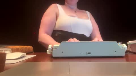 littlemissmee online show from March 9, 7:34 am