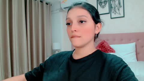Sarahs Room online show from January 6, 4:36 am