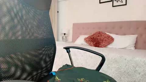 Sarahs Room online show from September 23, 9:40 pm