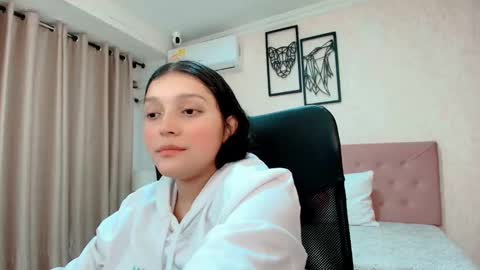 Sarahs Room online show from March 10, 2:16 am