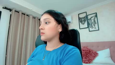 Sarahs Room online show from March 18, 12:25 am