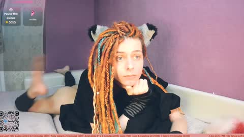 Snapshot of littlepinkcat chatting on December 6, 9:24 pm Felix online show from December 6, 9:24 pm
