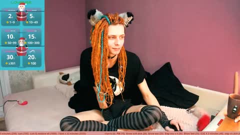 Snapshot of littlepinkcat chatting on December 15, 11:20 pm Felix online show from December 15, 11:20 pm