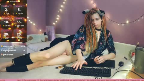 Snapshot of littlepinkcat chatting on December 29, 5:53 am Felix online show from December 29, 5:53 am