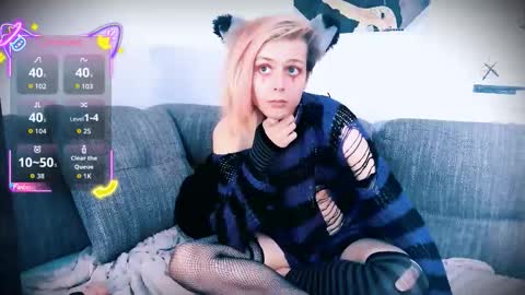 Snapshot of littlepinkcat chatting on October 13, 1:22 pm Felix online show from October 13, 1:22 pm