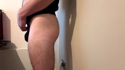 Snapshot of littleprincegotkinky chatting on September 30, 10:48 pm yettobebroken online show from September 30, 10:48 pm