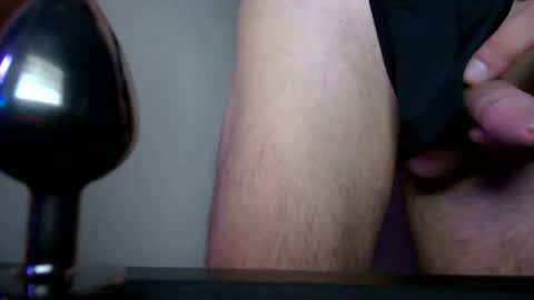 Snapshot of littleprincegotkinky chatting on October 4, 3:48 am yettobebroken online show from October 4, 3:48 am