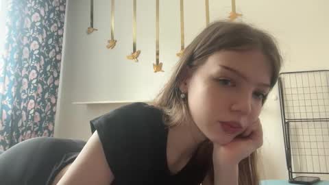 littleprincess3000 online show from April 19, 8:13 am