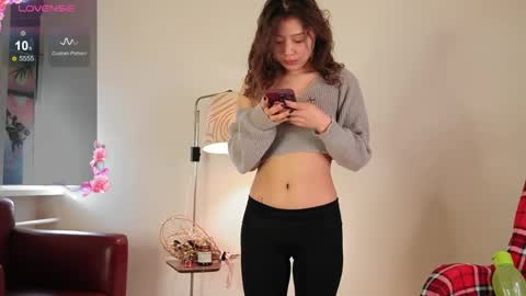 Snapshot of littlesora chatting on April 12, 3:33 am Ayumi or Yumi online show from April 12, 3:33 am
