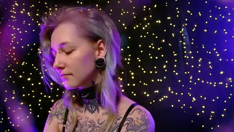 Niki  free tg channel with some photos gifs and info about streams  online show from February 12, 6:08 am