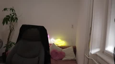 littlestellaspark online show from October 27, 10:19 am