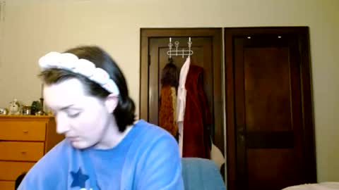 Snapshot of littlestpuppet chatting on June 2, 12:12 am Kori online show from June 2, 12:12 am