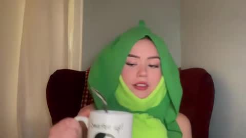 Snapshot of littlesugarpea chatting on September 9, 10:20 pm Little Sugar Pea  online show from September 9, 10:20 pm