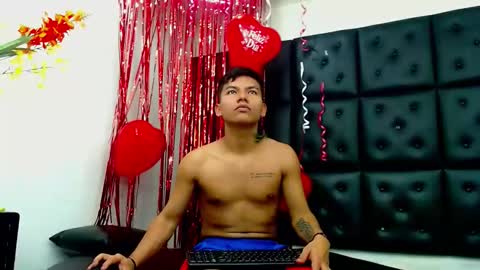 littletommy01 online show from February 15, 11:14 pm
