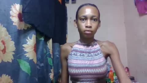 Snapshot of littleyanah chatting on April 18, 5:22 am yanah online show from April 18, 5:22 am