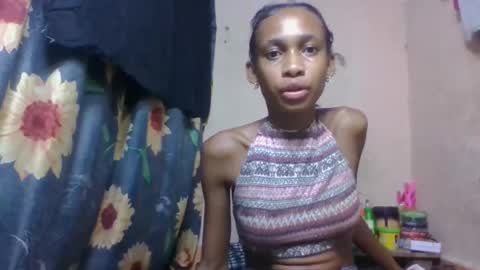 Snapshot of littleyanah chatting on April 18, 6:34 pm yanah online show from April 18, 6:34 pm