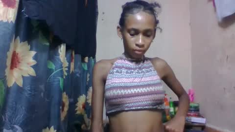 Snapshot of littleyanah chatting on April 18, 7:07 pm yanah online show from April 18, 7:07 pm