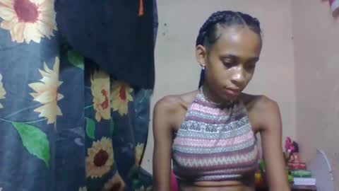 Snapshot of littleyanah chatting on April 19, 2:49 pm yanah online show from April 19, 2:49 pm