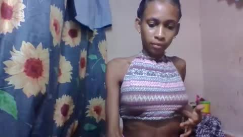 Snapshot of littleyanah chatting on April 20, 7:55 am yanah online show from April 20, 7:55 am