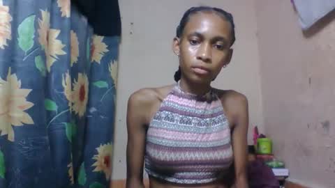 Snapshot of littleyanah chatting on April 20, 8:10 pm yanah online show from April 20, 8:10 pm