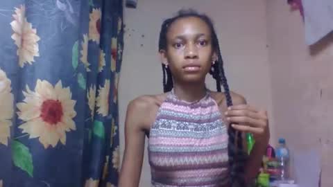 Snapshot of littleyanah chatting on April 23, 6:14 am yanah online show from April 23, 6:14 am