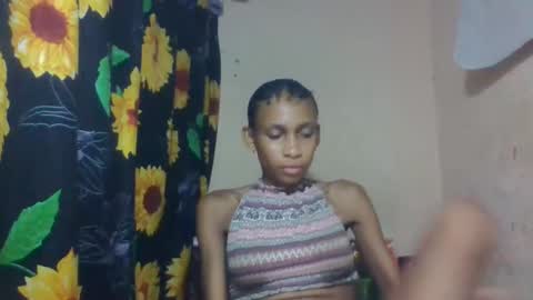 Snapshot of littleyanah chatting on April 25, 3:31 pm yanah online show from April 25, 3:31 pm