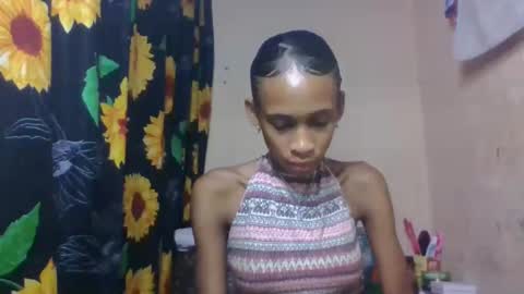Snapshot of littleyanah chatting on April 27, 7:17 am yanah online show from April 27, 7:17 am