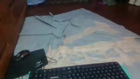 Snapshot of littleyanah chatting on May 20, 11:38 am yanah online show from May 20, 11:38 am