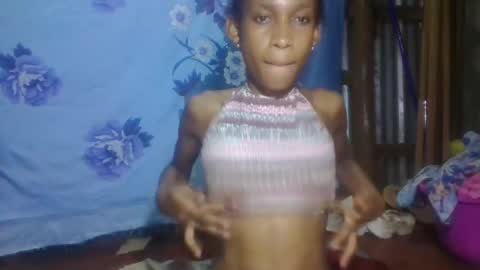 Snapshot of littleyanah chatting on May 21, 12:39 am yanah online show from May 21, 12:39 am