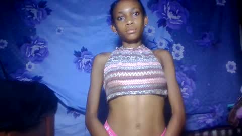 Snapshot of littleyanah chatting on May 23, 3:34 am yanah online show from May 23, 3:34 am