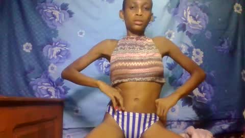 Snapshot of littleyanah chatting on May 27, 5:21 pm yanah online show from May 27, 5:21 pm