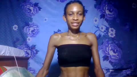 Snapshot of littleyanah chatting on May 28, 1:19 pm yanah online show from May 28, 1:19 pm