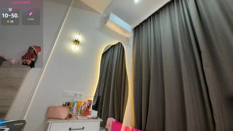 Snapshot of liuli_flower chatting on April 20, 10:22 pm liuli_flower online show from April 20, 10:22 pm