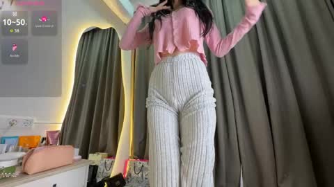 Snapshot of liuli_flower chatting on May 16, 7:45 pm liuli_flower online show from May 16, 7:45 pm