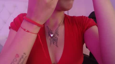 Snapshot of liv20_ chatting on February 13, 8:27 pm Nicky online show from February 13, 8:27 pm