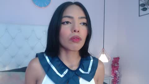 Snapshot of liv20_ chatting on May 18, 11:49 am Nicky online show from May 18, 11:49 am