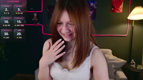 Snapshot of liv_veill chatting on March 17, 1:58 pm Liv online show from March 17, 1:58 pm