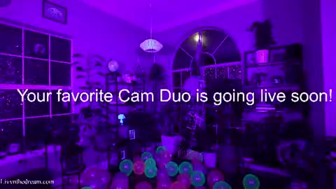 Snapshot of livanddrew chatting on June 10, 2:23 am Liv and Drew online show from June 10, 2:23 am
