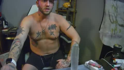 Snapshot of livingpuddle chatting on November 22, 11:37 pm livingpuddle online show from November 22, 11:37 pm