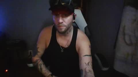 Snapshot of livingpuddle chatting on December 21, 6:42 am livingpuddle online show from December 21, 6:42 am