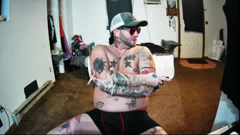 Snapshot of livingpuddle chatting on April 12, 1:49 pm livingpuddle online show from April 12, 1:49 pm