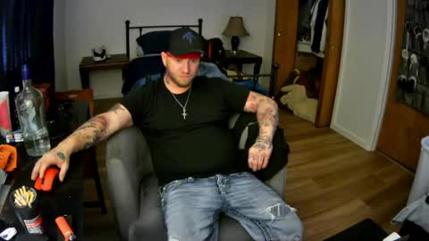 Snapshot of livingpuddle chatting on May 5, 4:04 pm livingpuddle online show from May 5, 4:04 pm