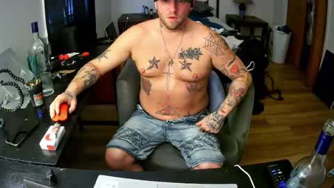 Snapshot of livingpuddle chatting on May 31, 11:17 pm livingpuddle online show from May 31, 11:17 pm