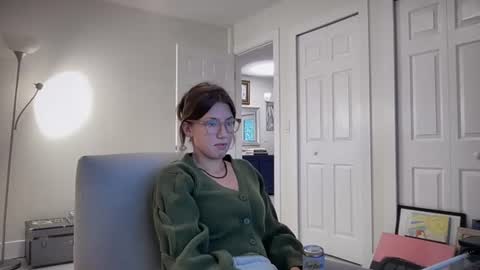 Snapshot of livvyybearxx chatting on June 12, 9:57 pm liv online show from June 12, 9:57 pm