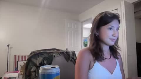 Snapshot of livvyybearxx chatting on June 23, 12:08 am liv online show from June 23, 12:08 am