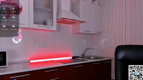 Snapshot of livyybosom chatting on December 17, 5:58 pm My name is Livy Nice to meet you Thumbs up please its important online show from December 17, 5:58 pm