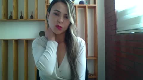 liz_28 online show from October 9, 3:54 pm